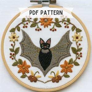 Floral Bat Hand Embroidery Pattern, Halloween Embroidery Pattern, Bat Embroidery Pattern, Hand Embroidery Autumn decor, Beginner Embroidery