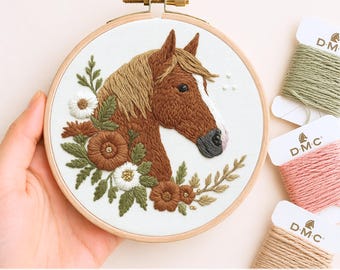 馬の刺繍パターン：納屋の庭の動物のDIYデザイン（PDFパターン