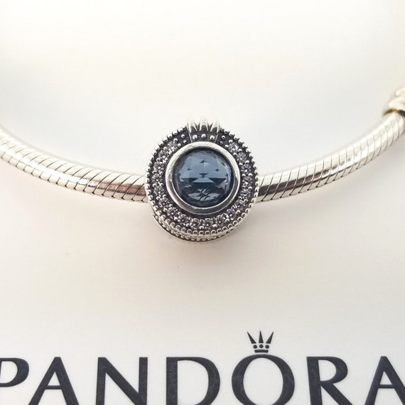 Pandora bracelet with crown deals