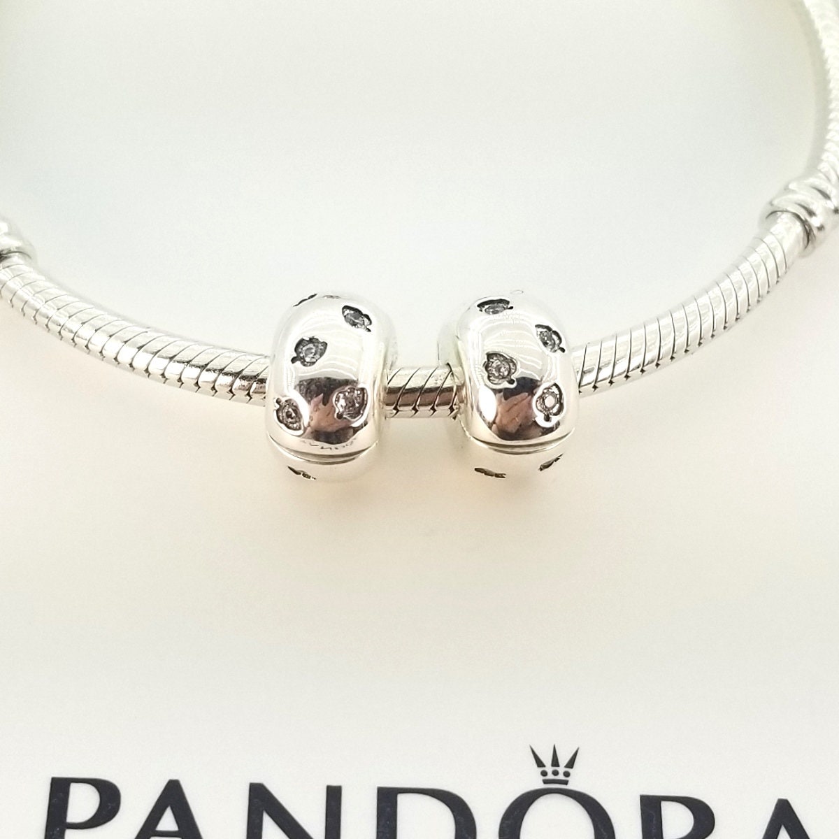 New Sterling Silver Sparkling Leaves 