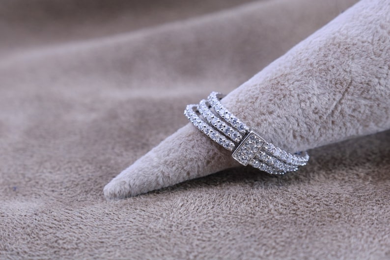 2.8 ct.tw 3 Eternity Ring-Brilliant Cut Deco\u00a0