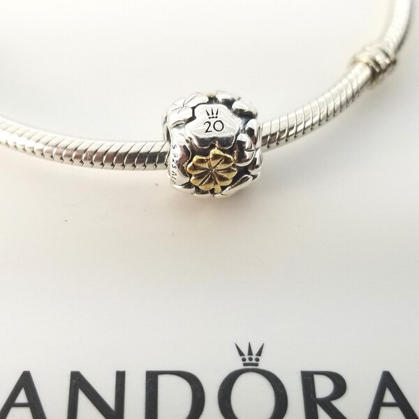 Nouveau charm trèfle à quatre feuilles 20e anniversaire plaqué or 14 carats en argent sterling pour bracelet Pandora #799005C00 avec boîte