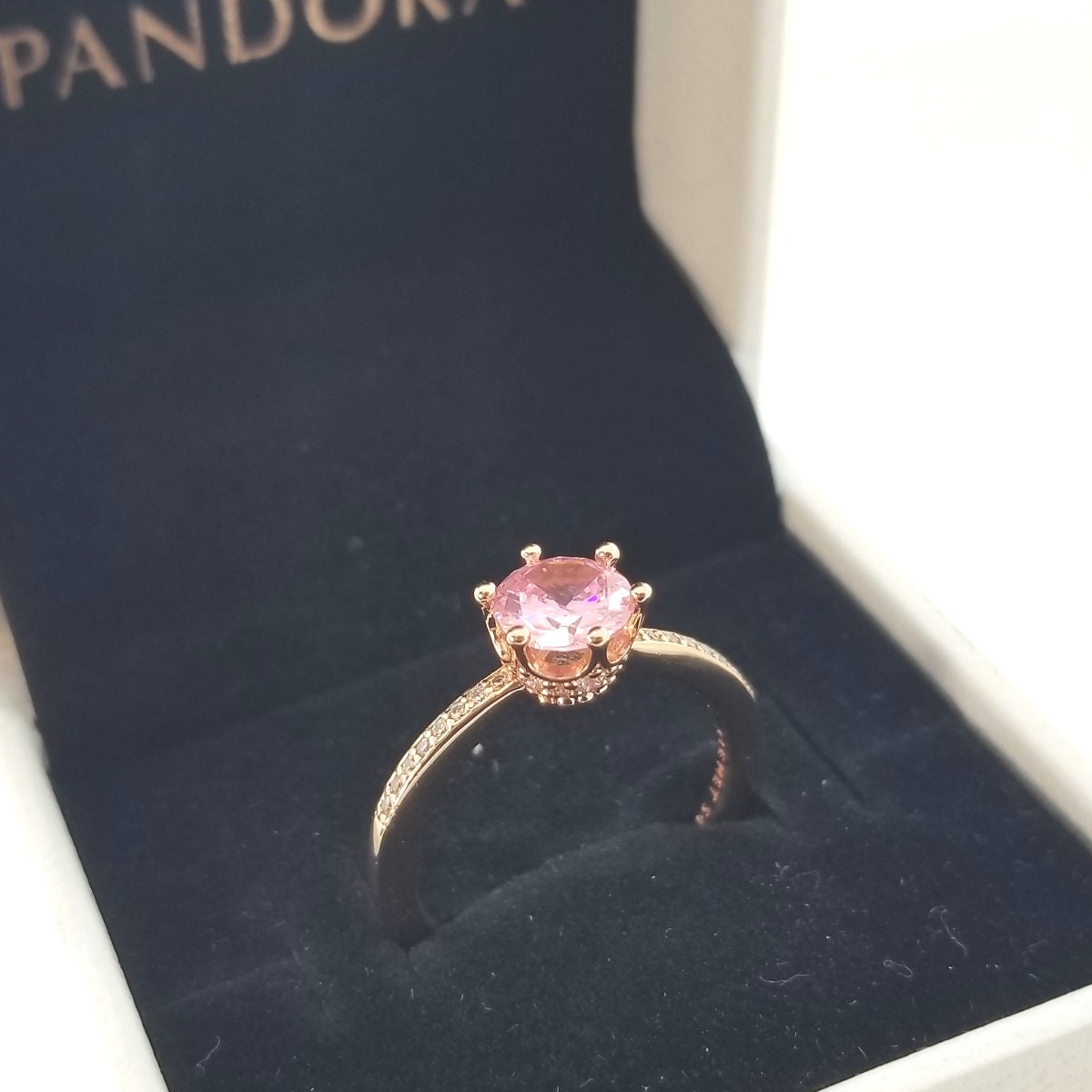 Pandora | 188421C04 Sparkling Elevated Heart Ring 7.5 / Pink