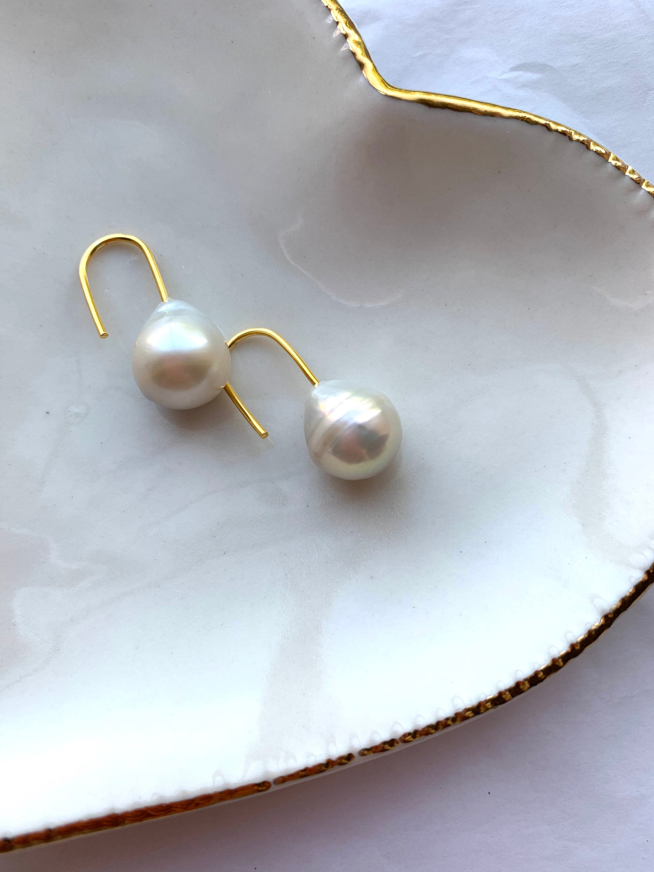 Modern Gold Paperclip Large White Natural Baroque Pearl - Etsy