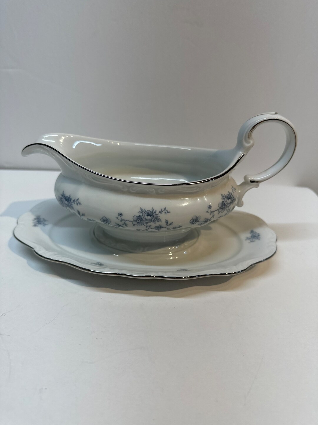 Johann Haviland Bavaria Germany China Blue Garland Gravy Boat Attached