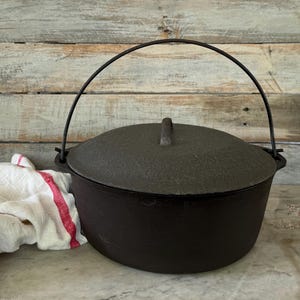 Cast Iron Dutch Oven 8