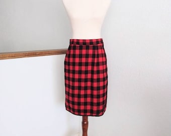 Vintage Woolrich Buffalo Check Wrap Skirt - Womens Size 8 / 10 Red and Black Plaid Skirt with Pockets