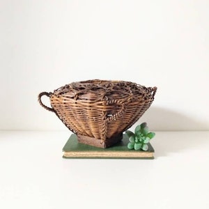 Vintage Woven Basket - Round Brown Wicker Dry Vase - Vintage Home Decor