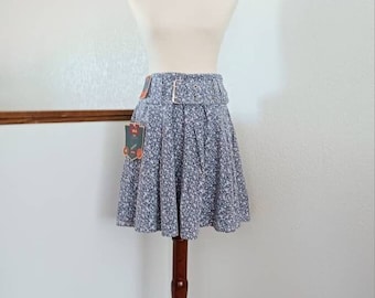 New Old Stock Floral Pleated Skirt - Vintage Size 13 A-line Skirt - Dakota Blue Knee Length Cotton Skirt