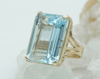 14k Gelbgold & Hellblauer Topas Smaragdschliff Statement Ring