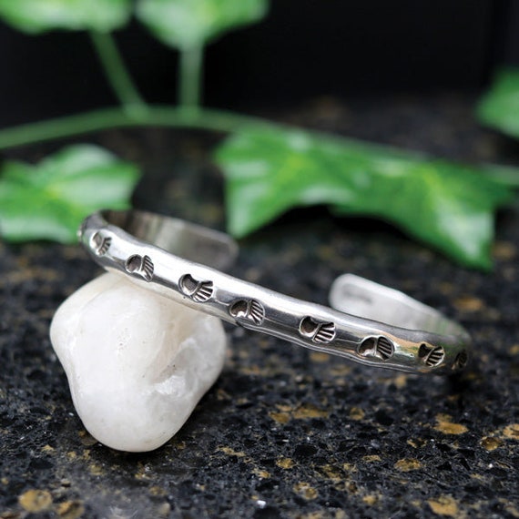 Navajo Indian Jewelry GF刻印　Bracelet Navajo Indian Hand Stamped Sterling Silver Cuff Bracelet