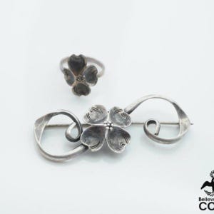 Stuart Nye Dogwood Ring - Etsy