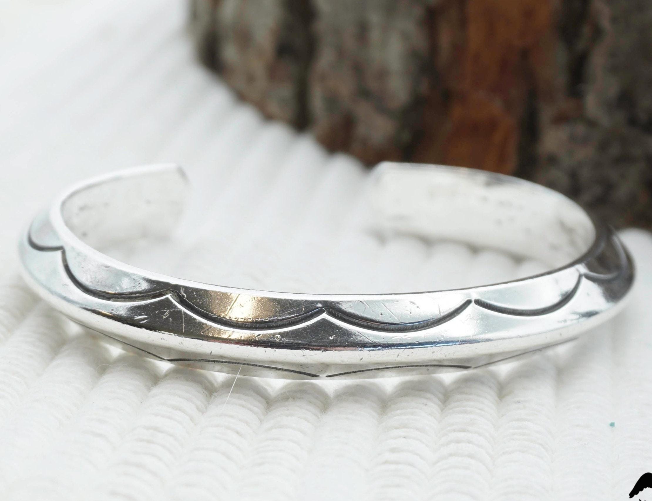 Native Nora Tahe Navajo Sterling Silver Chunky V-shaped Etched