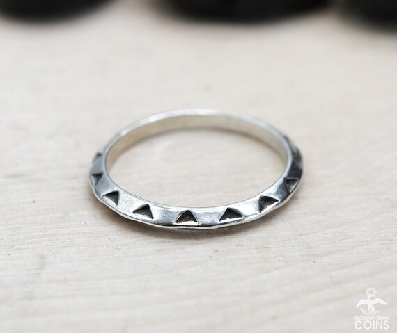 Sterling Silver Stack Triangular Sharp Band Ring - image 5