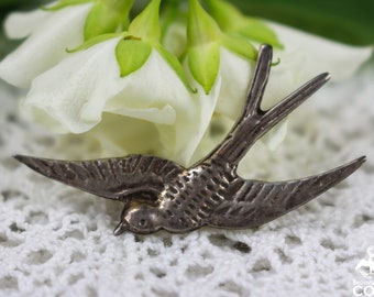 Vintage Silver Dove Minimalist Bird Brooch / Pin