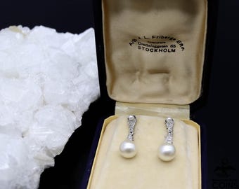 Vintage 18k White Gold ~0.04 CTW Diamond & White Round Pearl Art Nouveau Dangle Earrings