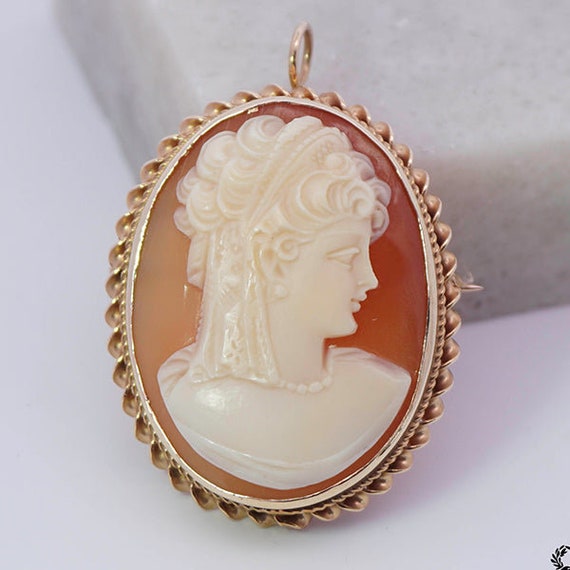 14k Yellow Gold Maiden Cameo Brooch Pendant - image 1