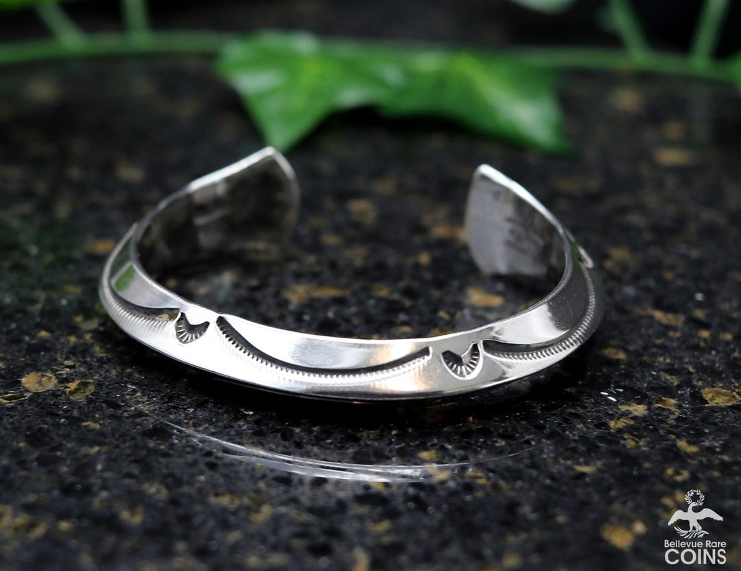 アクセサリー NAVAJO orville tsinnie Circle Bracelet Native Orville Tsinnie Navajo Nation Sterling Silver Etched Cuff