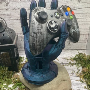 3D gedruckter Cyborg/Roboter Hand Telefon oder Controller Halter / Ständer - Platz für das Ladegerät!