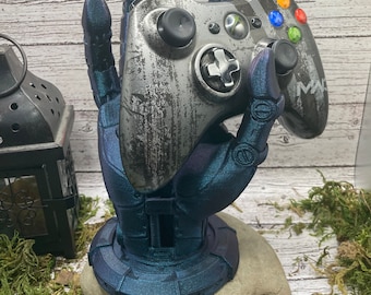 3D printed Cyborg/Robot Hand Phone or controller Holder/ stand - Space for charger!