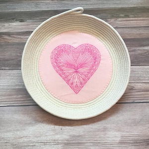 Handmade Embroidered Heart Rope Trinket Bowl/Basket