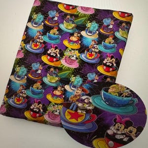 Bonnet chirurgical / bonnet ou masque de gommage.   Tasses à thé Disney