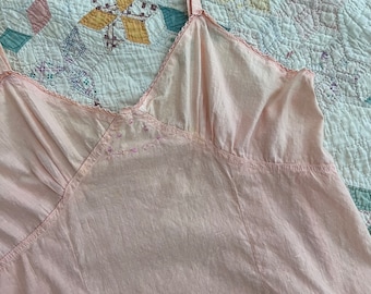 Vintage- pale peach 30s antique farmhouses DRESS