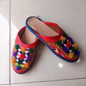 shoes gifts for women, handmade slippers, natural summer mules, Moroccan babouch, Leather shoes, women leather slippers