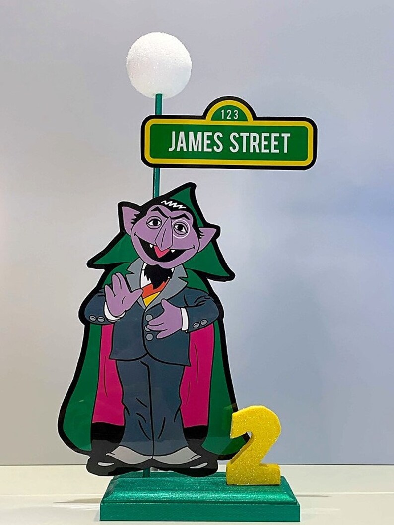 14 Inch Oscar The Grouch Sesame Street Birthday Theme Party Lamp Post Centerpiece With Personalized Name And Number