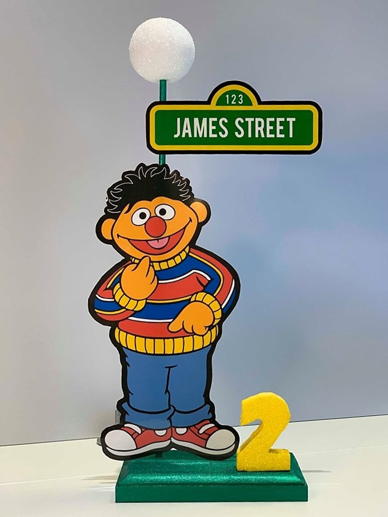 14 Inch Oscar The Grouch Sesame Street Birthday Theme Party Lamp Post Centerpiece With Personalized Name And Number