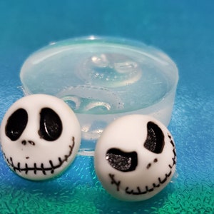 Halloween Jack Skellington/czaszka mini z otworem Foremka silikonowa na Halloween, pasta cukrowa-fondant-glina polimerowa, biżuteria z żywicy
