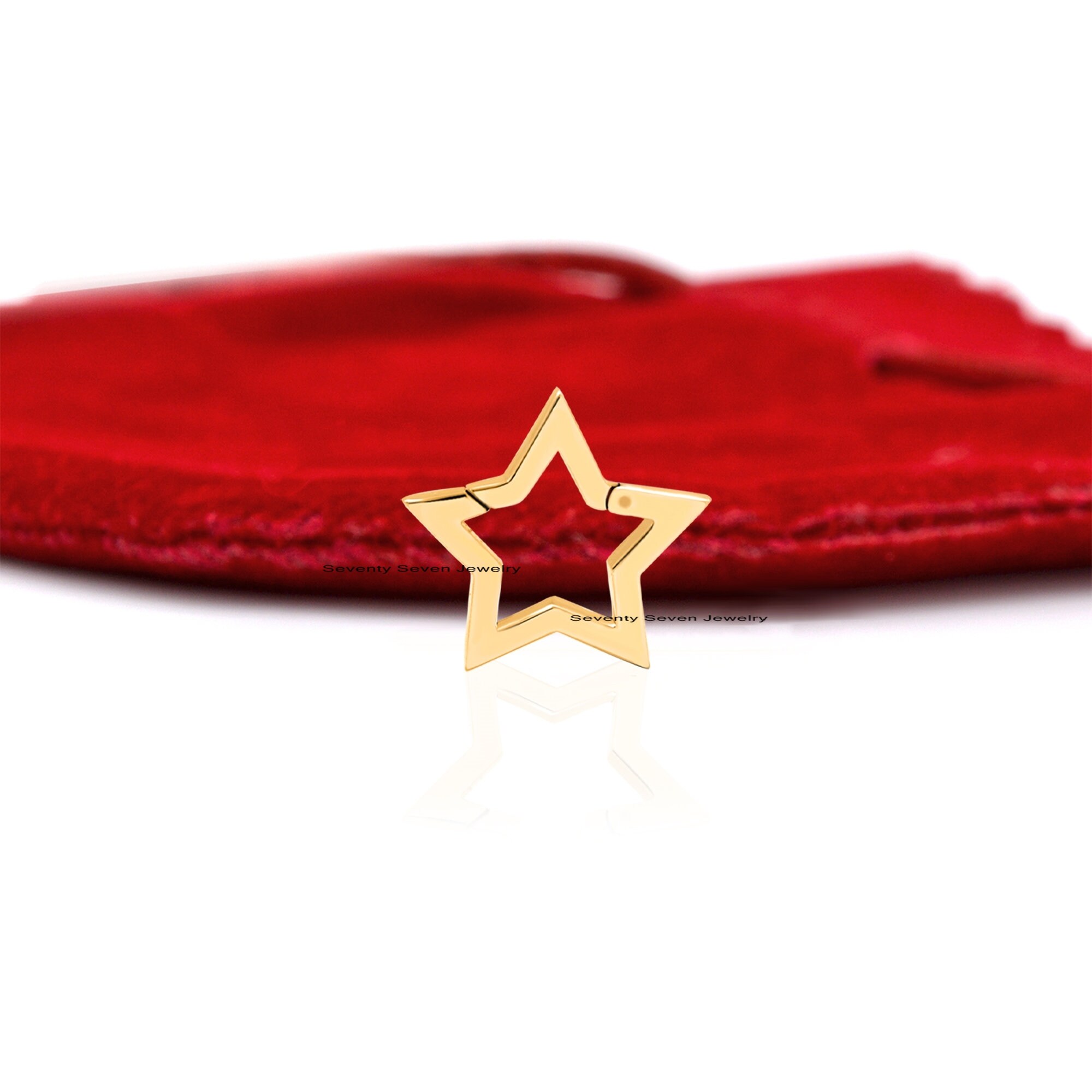 925 Silver Star Charm Holder: Clasp Link Lock - View 5 - Seventy Seven Jewelry | SKU: SSMJH451-SLYG-02/2026 925 Silver Star Charm Holder: Clasp Link Lock - View 5 - Seventy Seven Jewelry | SKU: SSMJH451-SLYG-02/2026