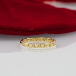 14Kゴールドピラミッド結婚指輪 - トライアングルリング