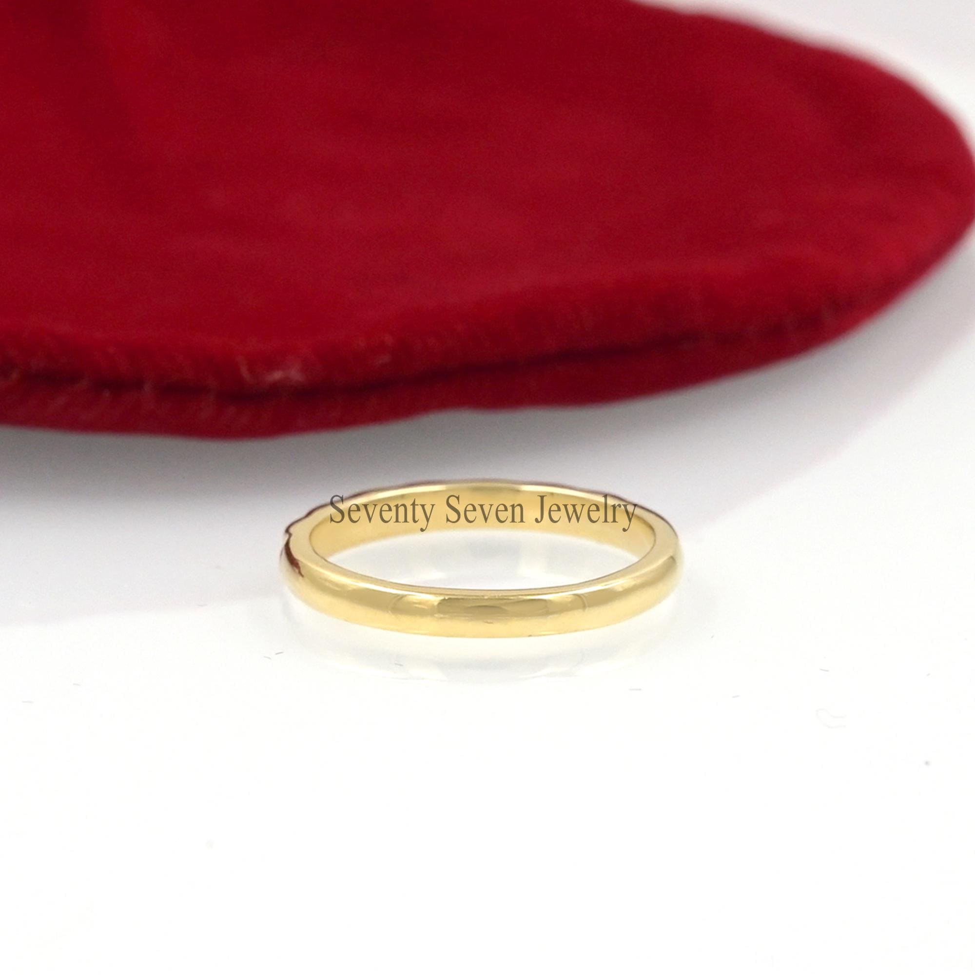 14K Gold Pyramid Wedding Band - Triangle Ring - View 6 - Seventy Seven Jewelry | SKU: SSMJR1935-14KYG-2026 14K Gold Pyramid Wedding Band - Triangle Ring - View 6 - Seventy Seven Jewelry | SKU: SSMJR1935-14KYG-2026
