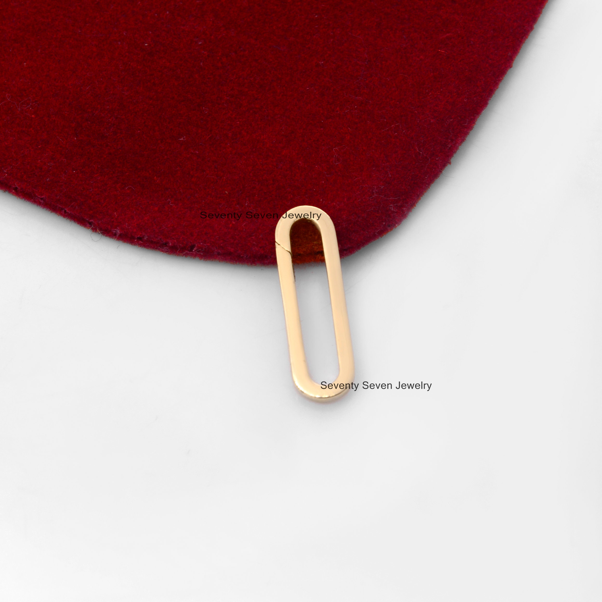 18K Gold Oval Charm Holder: Enhancer Link Lock - View 7 - Seventy Seven Jewelry | SKU: SSMJH680-18KYG-22M-2026 18K Gold Oval Charm Holder: Enhancer Link Lock - View 7 - Seventy Seven Jewelry | SKU: SSMJH680-18KYG-22M-2026