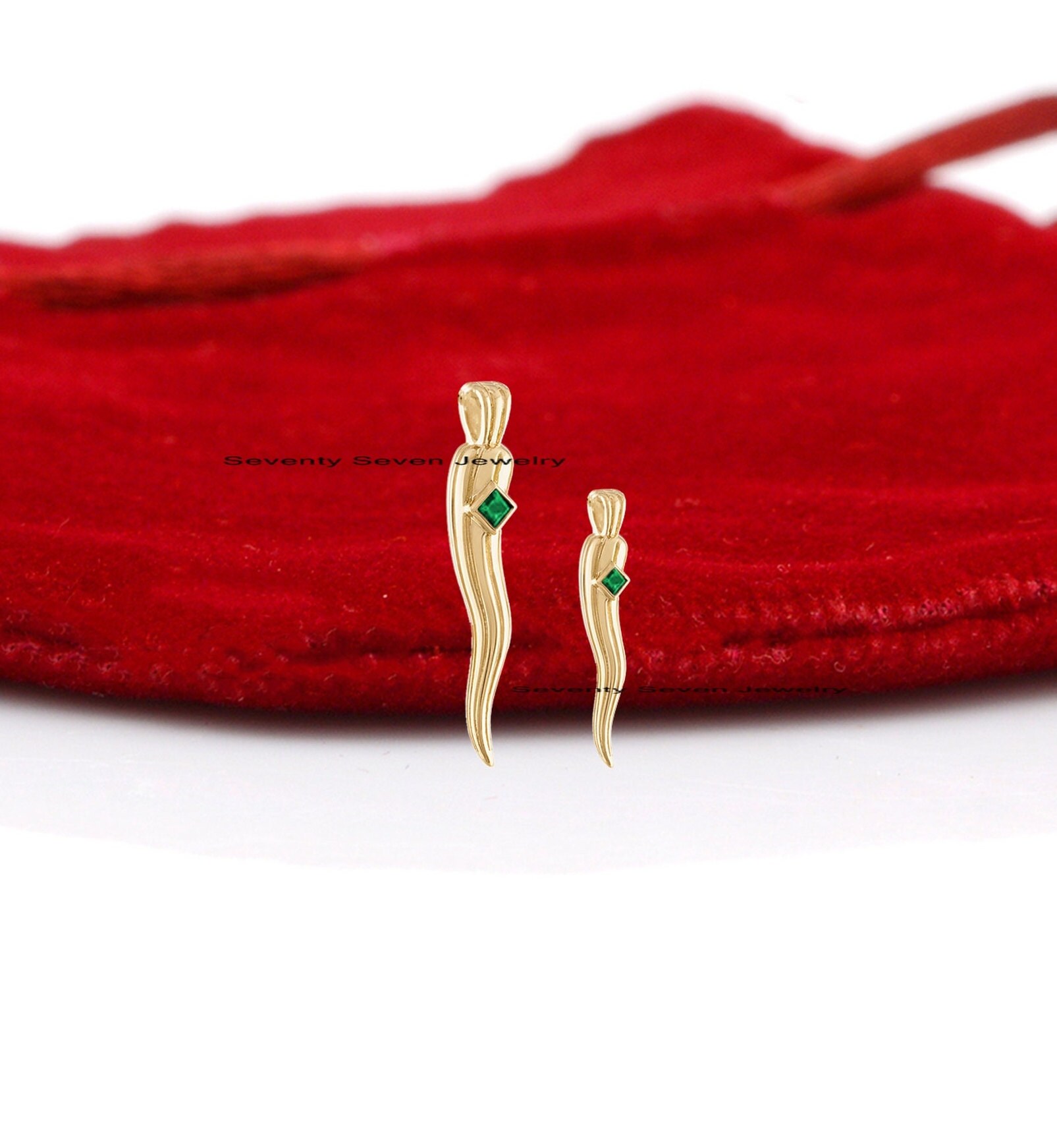 14k Gold Cornicello Horn Pendant: Italian Diamond Amulet - View 5 - Seventy Seven Jewelry | SKU: SSMJP1336-14KYGDI-2026
