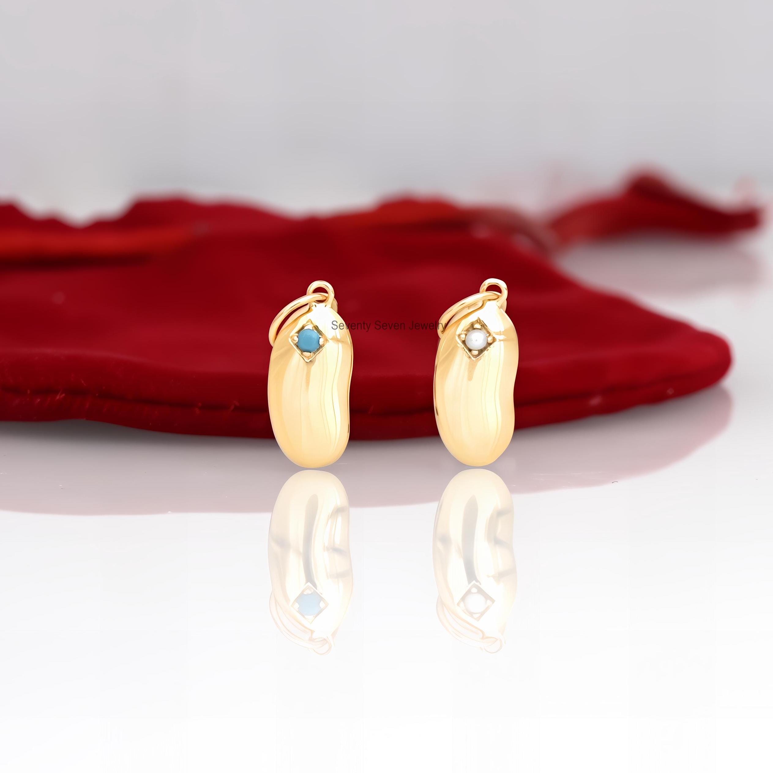 9k Solid Gold Kidney Bean Pendant: Handmade Necklace Charm - View 5 - Seventy Seven Jewelry | SKU: SSMJP426-9KYG-2026 9k Solid Gold Kidney Bean Pendant: Handmade Necklace Charm - View 5 - Seventy Seven Jewelry | SKU: SSMJP426-9KYG-2026