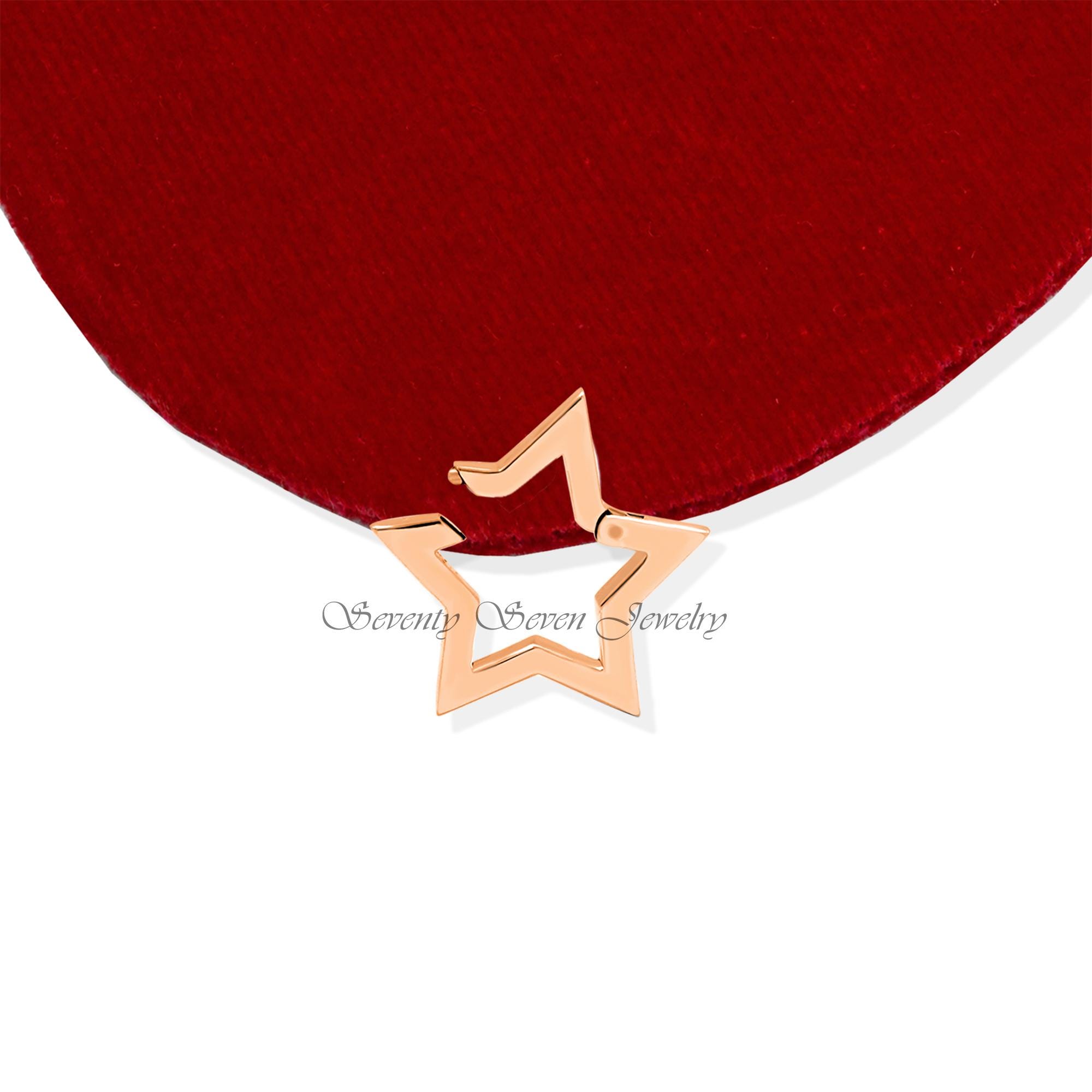 925 Silver Star Charm Holder: Clasp Link Lock - View 2 - Seventy Seven Jewelry | SKU: SSMJH451-SLYG-02/2026 925 Silver Star Charm Holder: Clasp Link Lock - View 2 - Seventy Seven Jewelry | SKU: SSMJH451-SLYG-02/2026