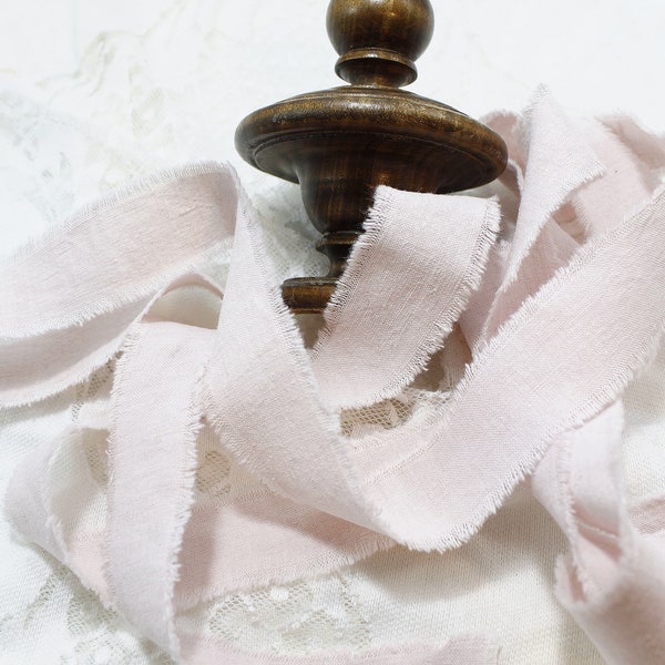 Ruban lin, ruban ancien teint à la main,ruban en lin ,ruban effiloché à la main, rose ancien, ,tissus vintage ,tissus anciens rose ,Junk