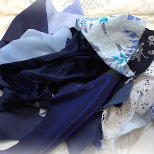 Fachzeitschriften, Fachzeitschriften, Stoffe und Spitzen für raffinierte Kreationen, Blaue Stoffe, Spitze, V, Patchwork, Vintage Couture