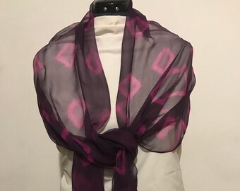 100% Silk Scarf Chiffon 8, 48x 1,86 cm (19x73 inches) Hand made Tie Dye, Fucsia w dark Burgundy . Technique shibori Nr 42