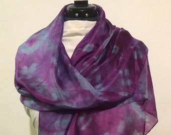 100% Silk Scarf, Pongee 5, 45 x. 1.80 cm ( 18 x 71 inches) hand made, Tie dye- shibori  technique , Lavanda and light blue colors  #33
