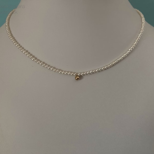 Weiße Perlenkette mit Kugel: Gold filled, Zuchtperlen, Brautschmuck, Patengeschenk, Geschenk für Frau und Mann, Handarbeit aus Bayern