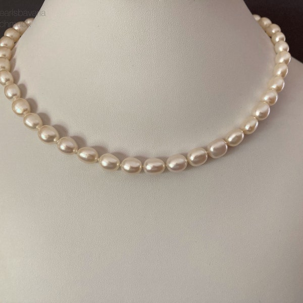 Weiße Perlenkette, Zuchtperlen geknüpft, 45 Stück, Geschenk Mann Frau unisex, Brautschmuck, elegantes Perlencollier, Handarbeit aus Bayern