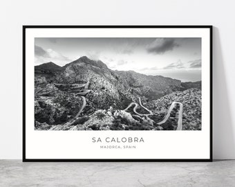 Sa Calobra Wandkunst | Sa Calobra Wohnkultur Print | Landschaft Kunst Poster Kunstvolles Reise Geschenk | Mallorca, Balearen, Spanien