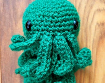 Handmade Crocheted Cthulhu Plush: Lovecraftian Gift