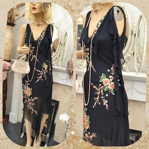 Schwarzes Seiden Abendkleid 20er Jahre Flapper Kleid, Schrägschnitt Kleid Verziertes Kleid Downton Abtei Besticktes Blumenkleid Größe 10UK 6US