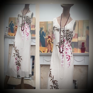 Robe Downton Abbey en soie fleurie ivoire des années 30