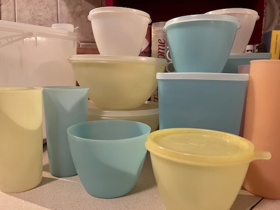 Lot De 11 Gobelets Vintage Tupperware – Couleurs Pastel – Idéal Camping