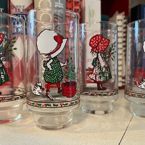 Vintage Holiday Holly Hobbie  Merry Christmas Coca Cola glasses set of 4
